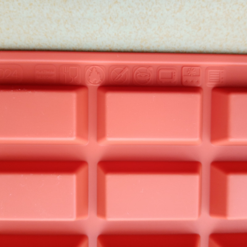 Non-stick Silicone Financier M - مراجعة Soap Making Tray وسعره